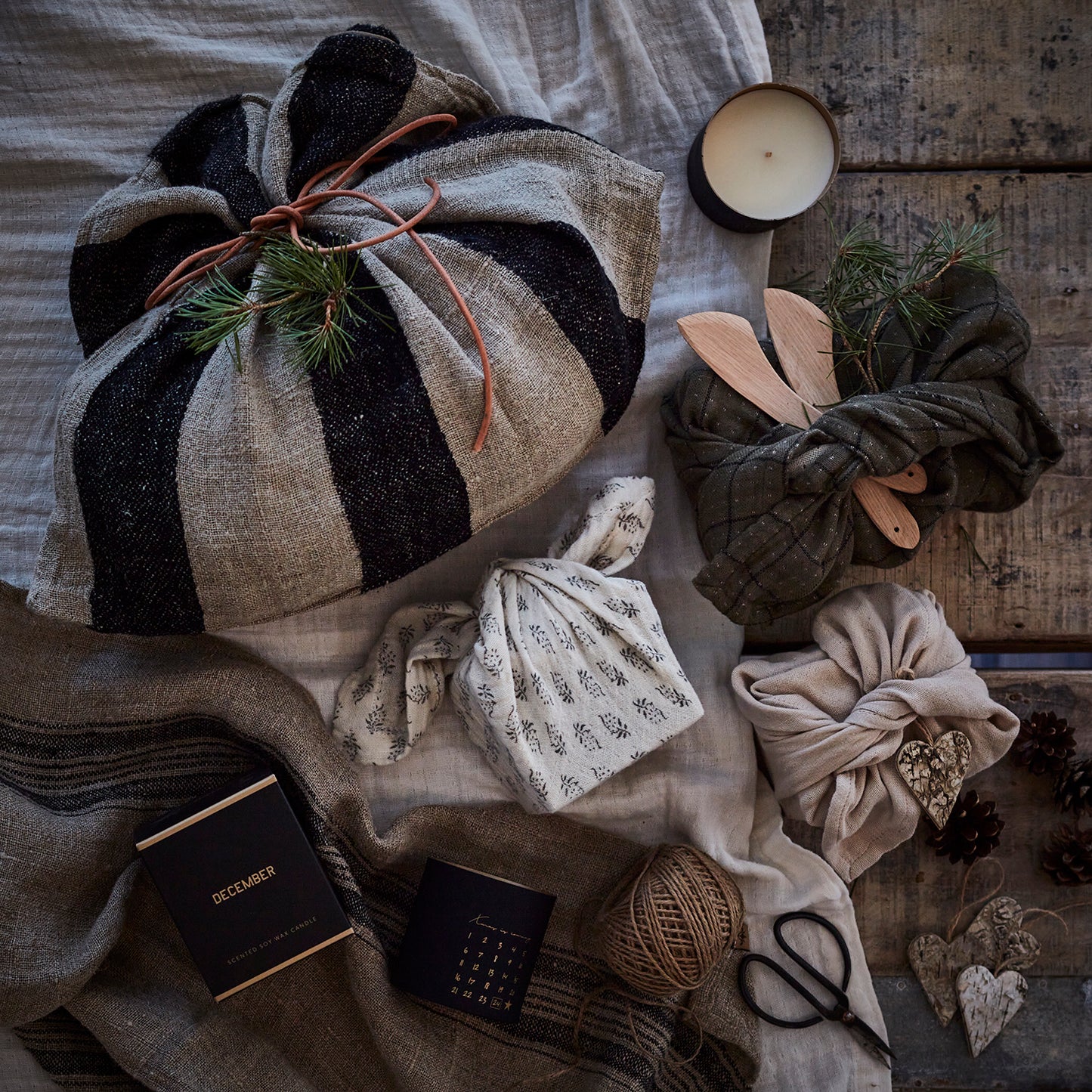 CALENDAR Doftljus Cinnamon & apple, Svart