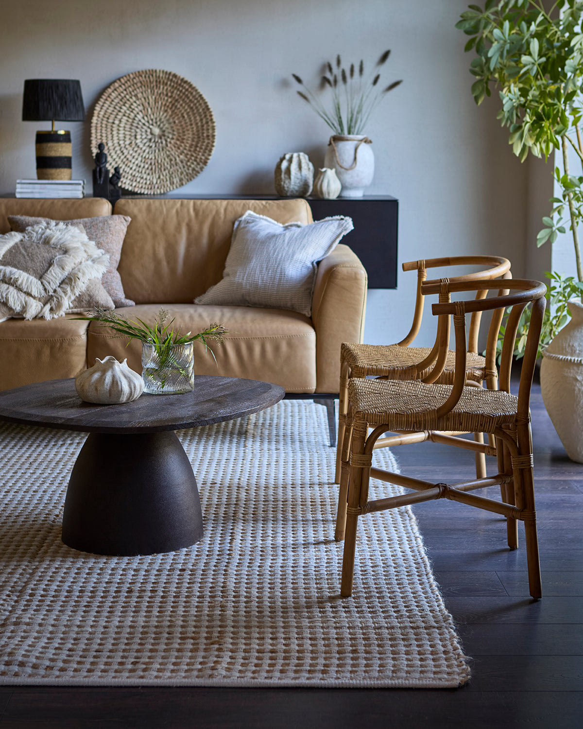 LANDO Bordslampa, Svart/natur