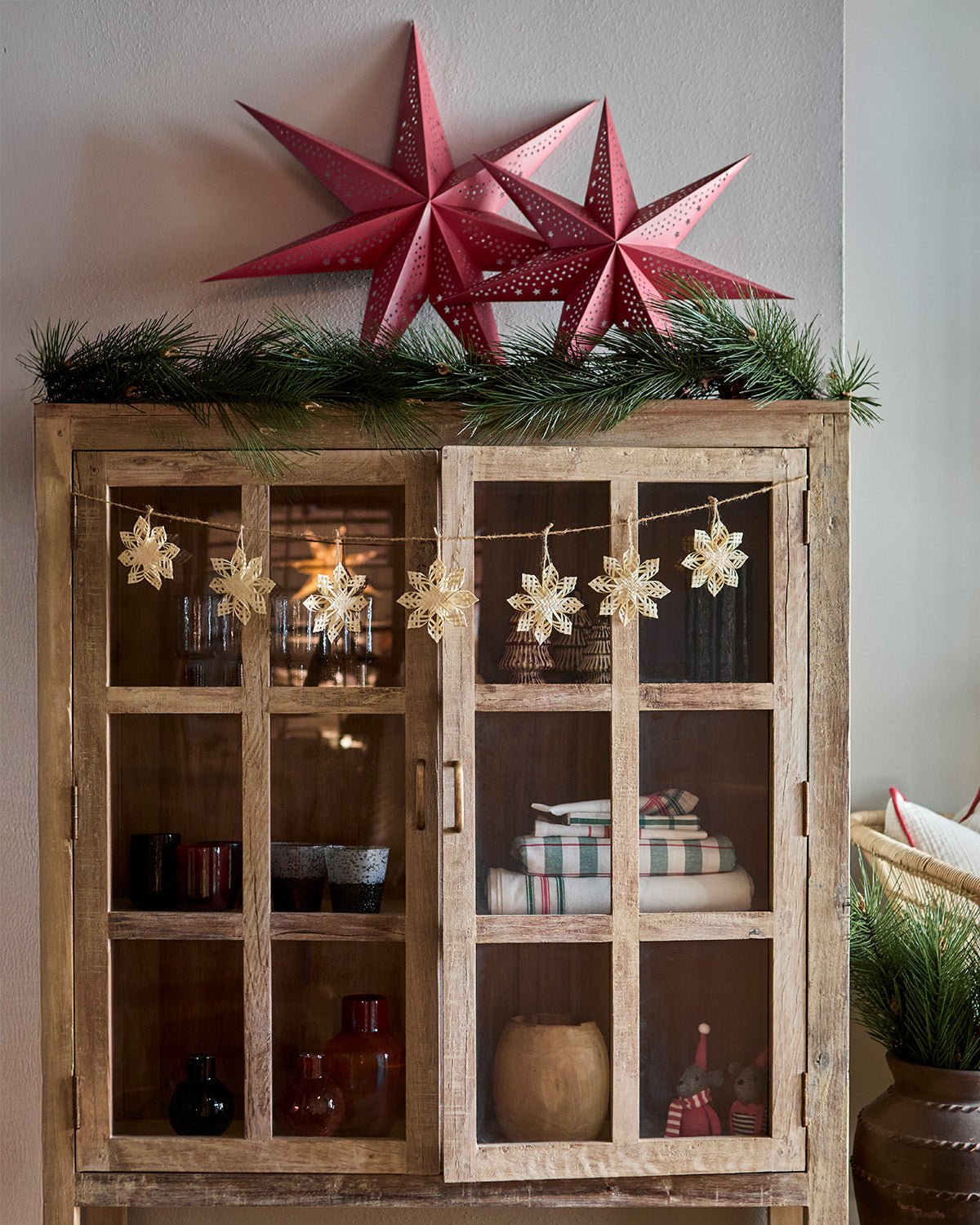 UNI Adventsstjärna, Röd